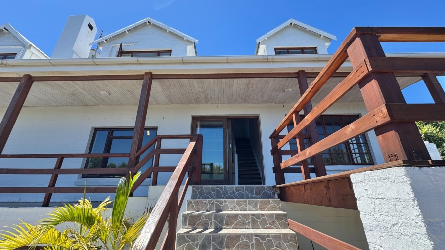 5 Bedroom Property for Sale in Rome Glen Western Cape